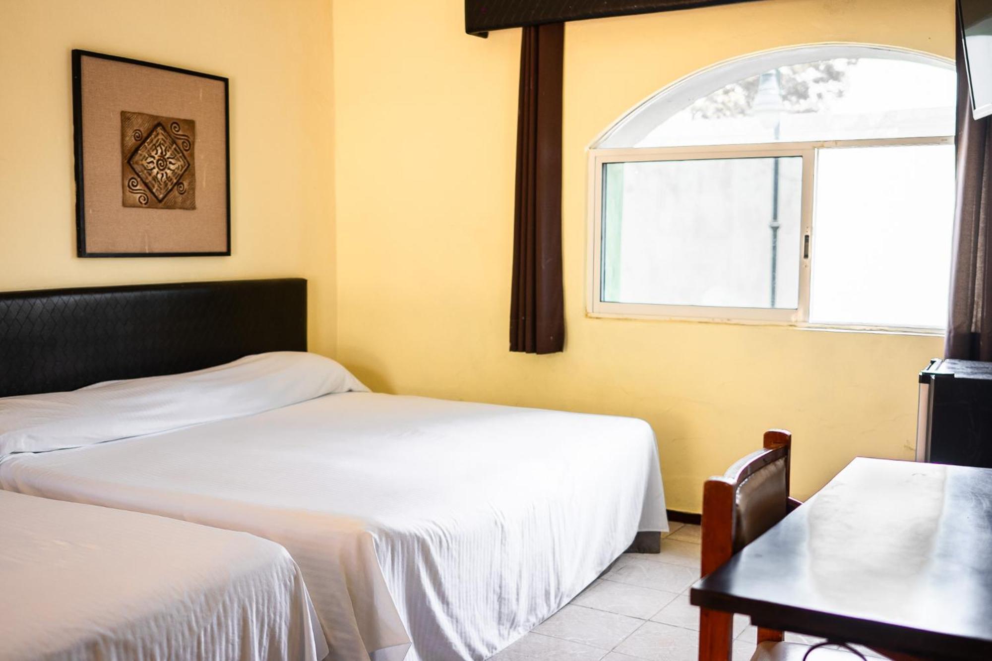 Hotel Maria De La Luz Valladolid  Luaran gambar