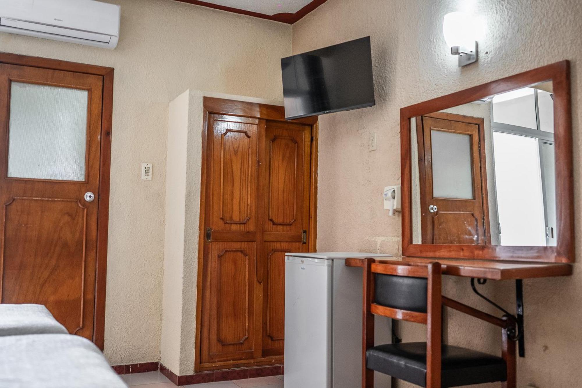 Hotel Maria De La Luz Valladolid  Luaran gambar