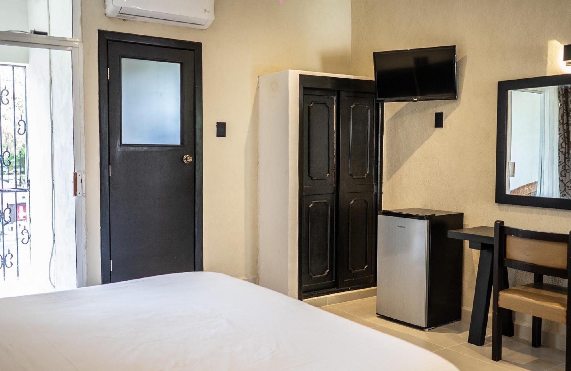 Hotel Maria De La Luz Valladolid  Luaran gambar