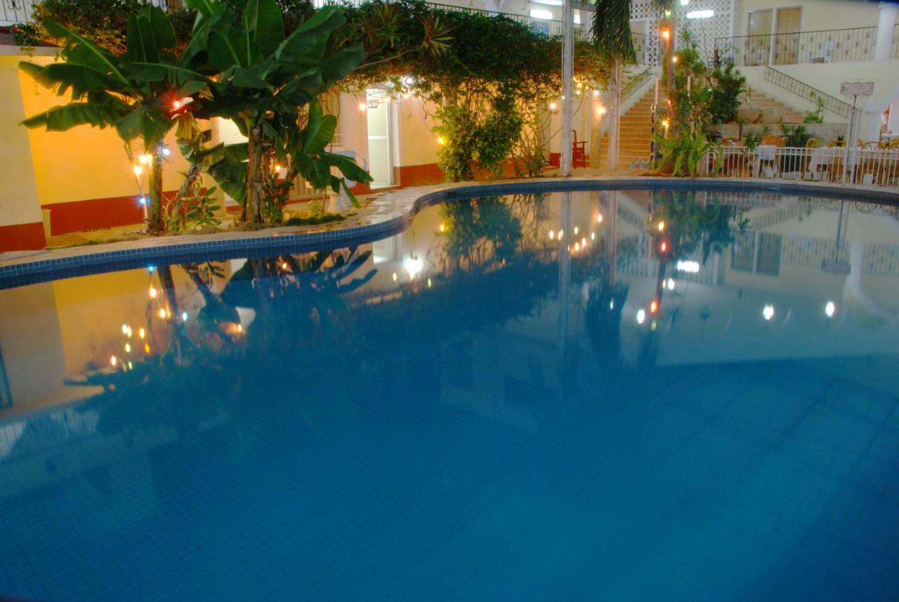 Hotel Maria De La Luz Valladolid  Luaran gambar